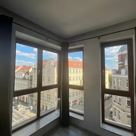 Windows To The Stylish Lägenhet